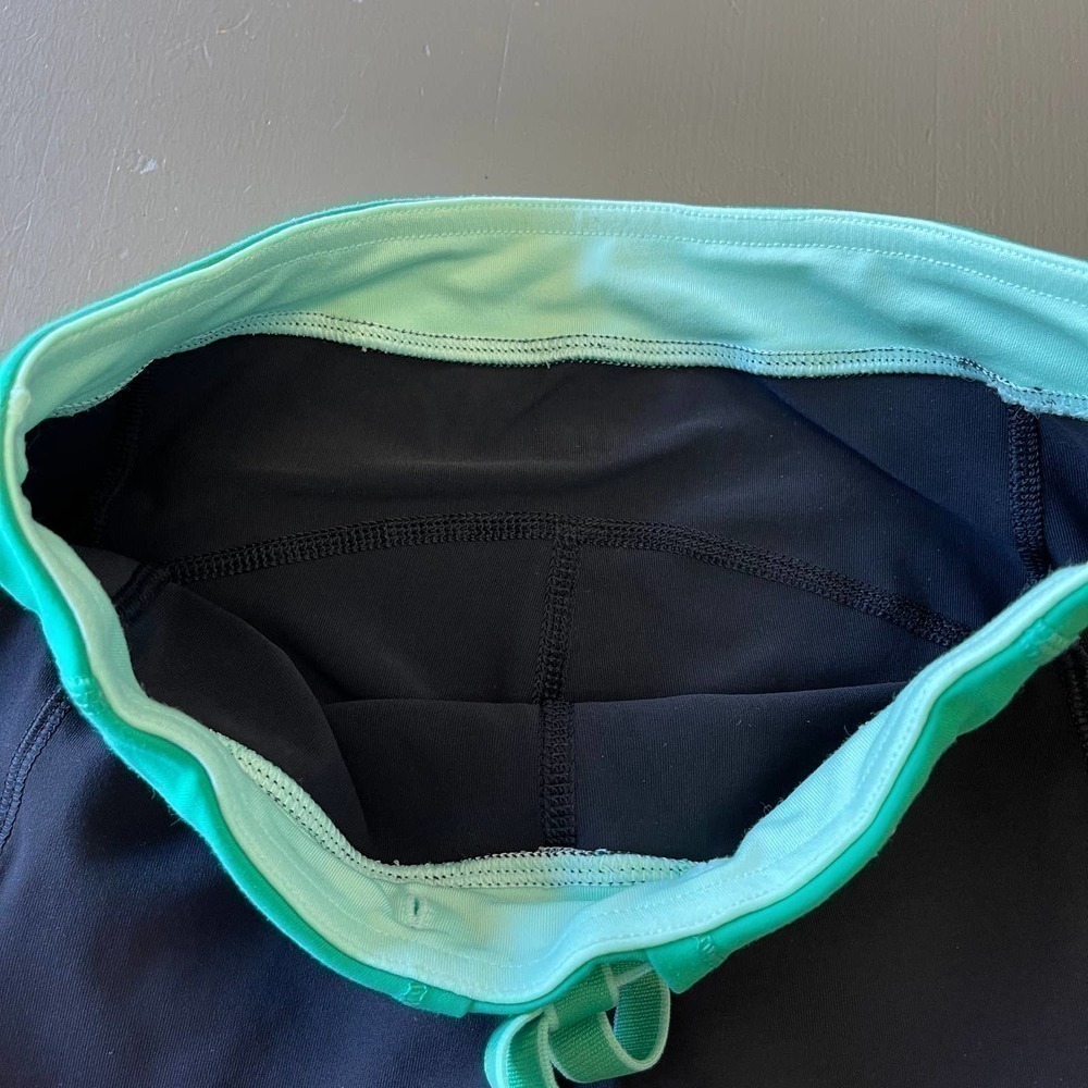 Lululemon Women's Cropped Legging Pants - Picture 7 of 8